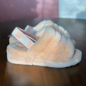 💫New Women UGG Fluff Yeah Slide in Scallop